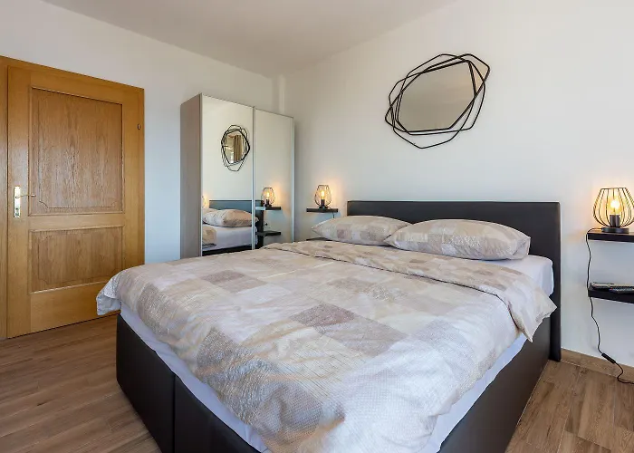 公寓 Beeindruckendes Nur 100 Meter Zum Mit Jacuzzi, Sauna, Meerblick, Wifi 德拉马利